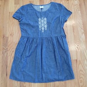 🐰Price Drop! Levi Embroidered Denim Dress🐰